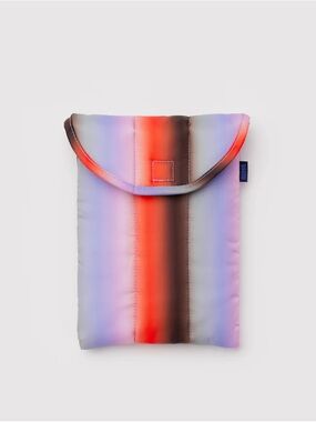 BAGGU Puffy Tablet Sleeve in Gradient Stripe Poppy & Lilac